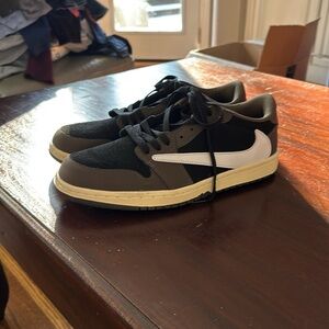 Travis Scott X Air Jordan 1 Low 'Mocha' Sneaker CQ4277-001 size 9.5